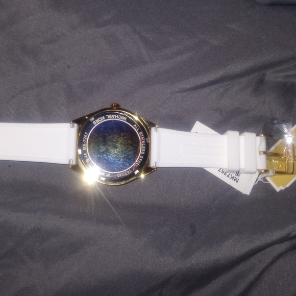Michael Kors Gold and White Smartwatch - Picture 1 of 3